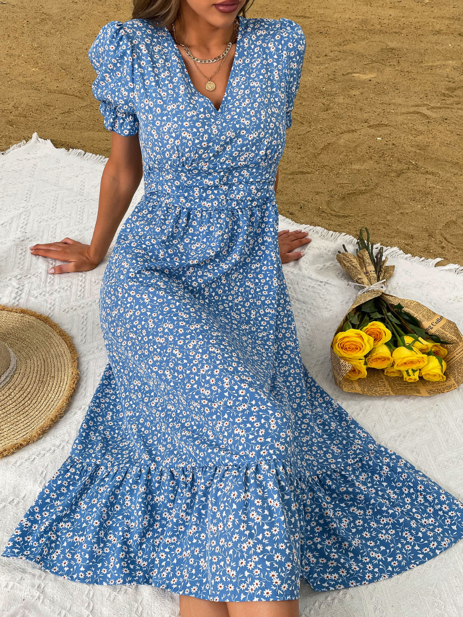 Classic Vintage Dress with a Flattering Fit