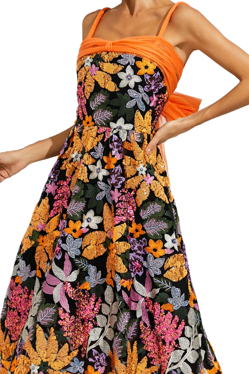 Gracefully Styled Dress for Any Occasion