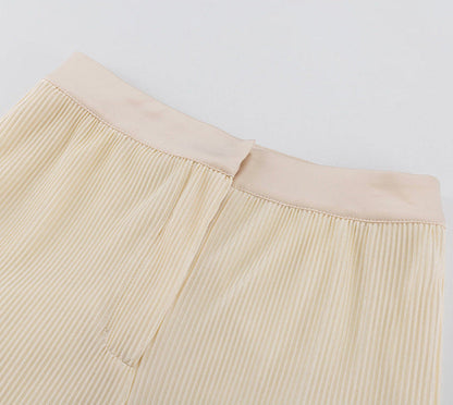 Classic Vintage Pants with a Flattering Fit
