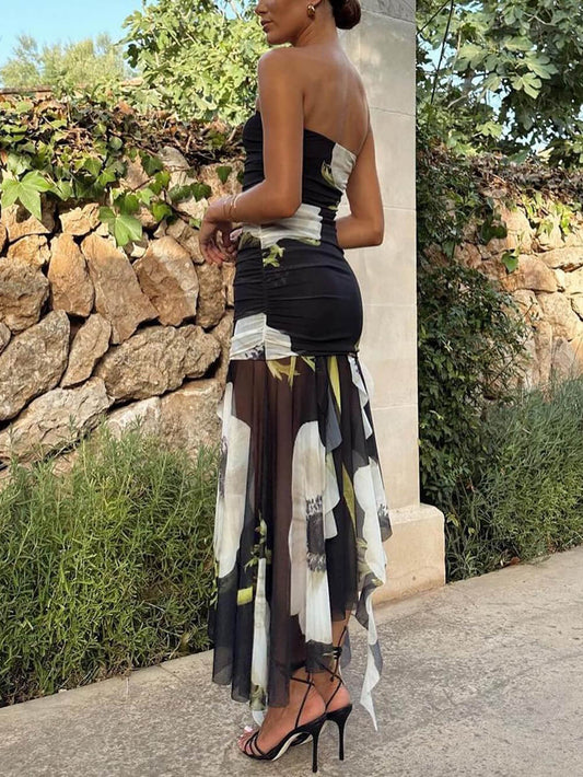 Well Tailored Dress with a Graceful Silhouette