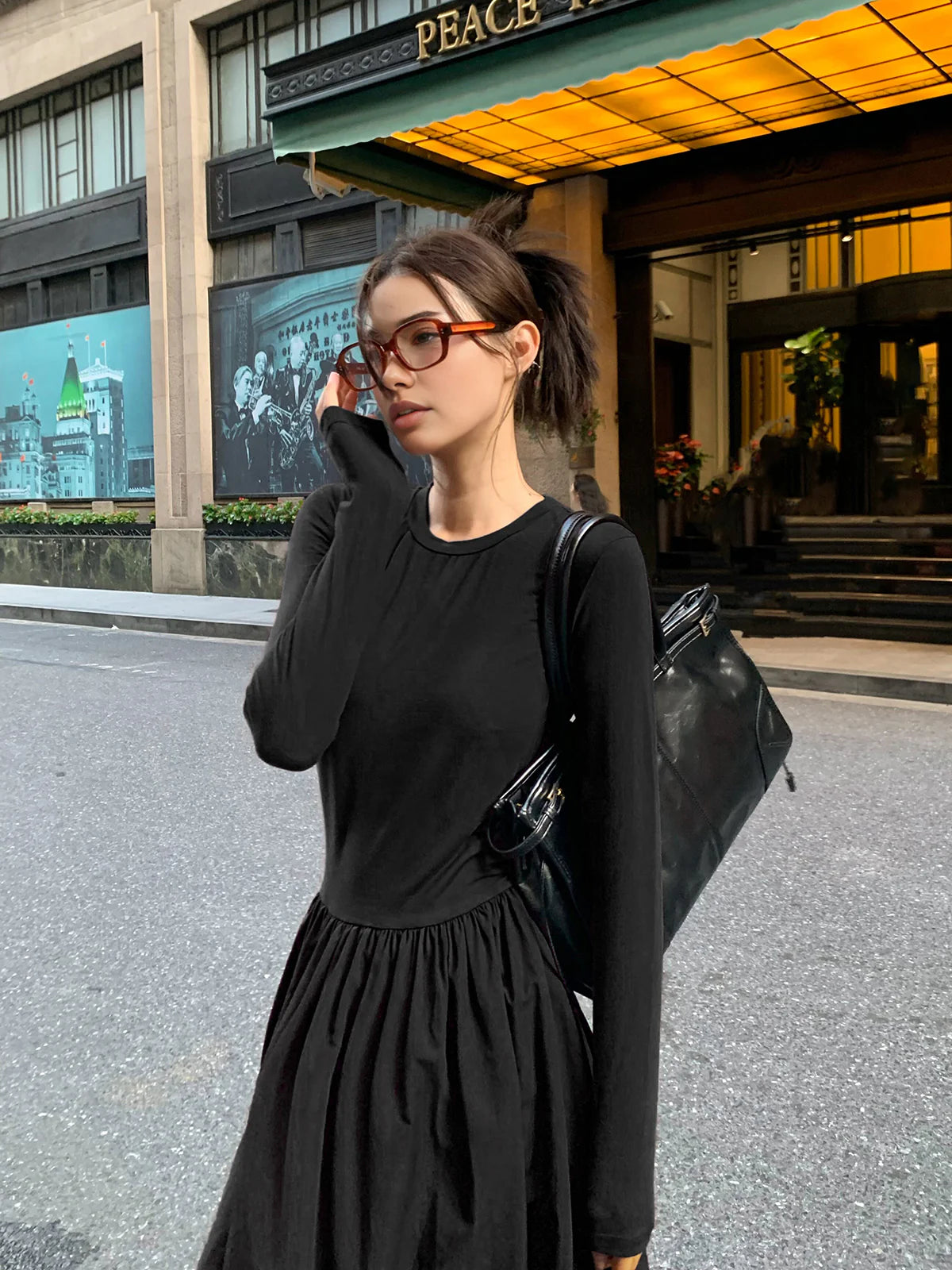 Well Tailored Dress with a Graceful Silhouette