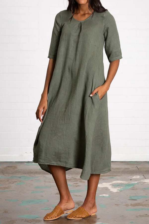 Well Tailored Dress with a Graceful Silhouette