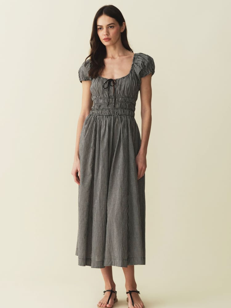 Sophisticated Dress with a Clean Classic Look