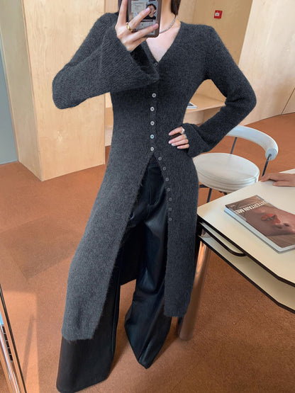 Effortlessly Elegant Sweater with a Timeless Design