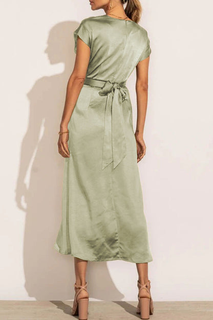 Polished Dress with an Effortless Classic Look