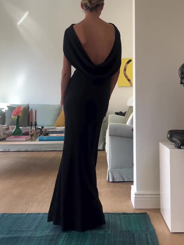 Sophisticated Dress with a Clean Classic Look