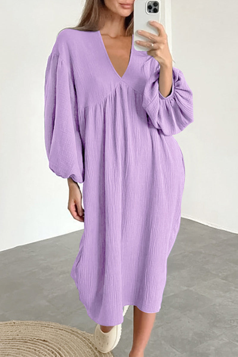 Beautifully Finished Dress in a Timeless Design