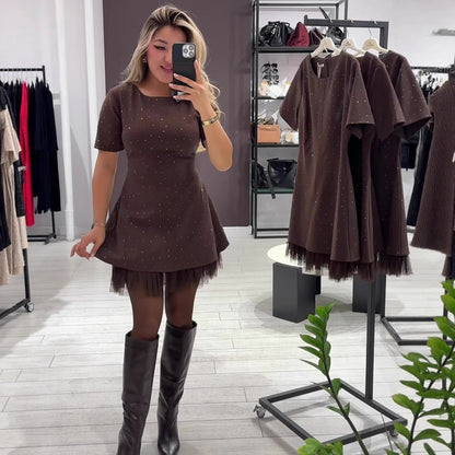 Effortlessly Elegant Dress with a Timeless Design