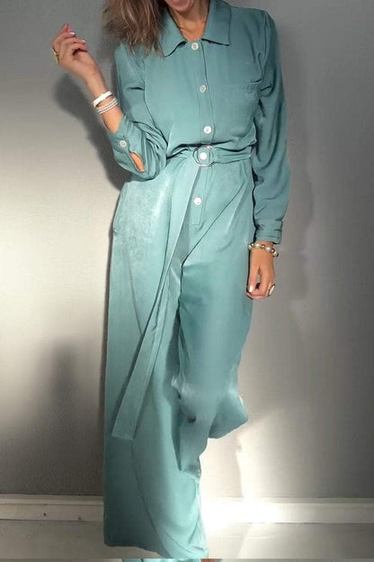Effortlessly Elegant Garment with a Timeless Design