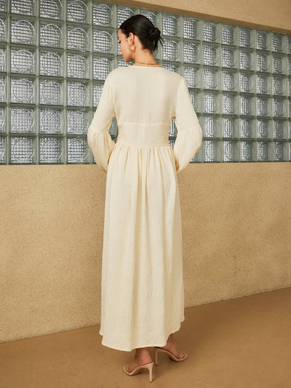 Classic Vintage Dress with a Flattering Fit