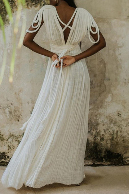 Beautifully Finished Dress in a Timeless Design