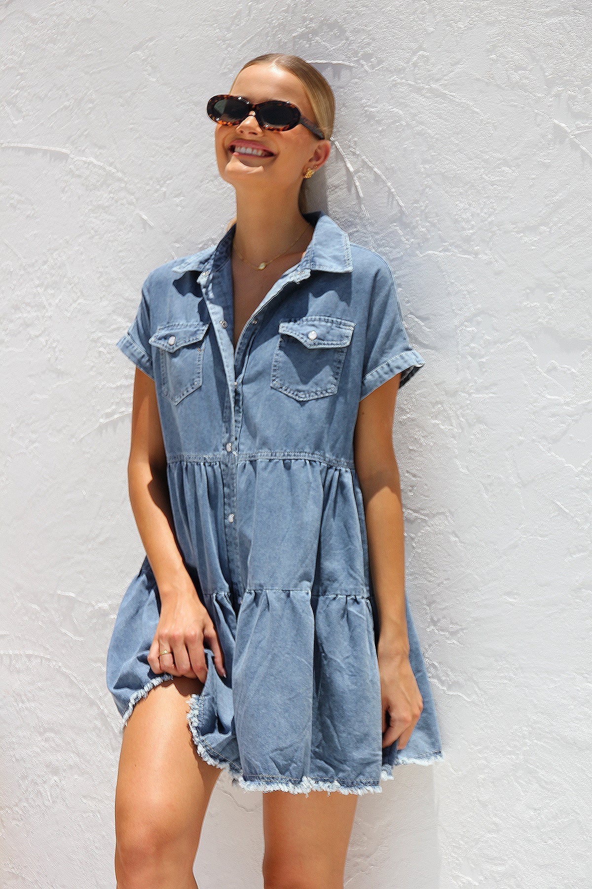 Effortlessly Elegant Dress with a Timeless Design