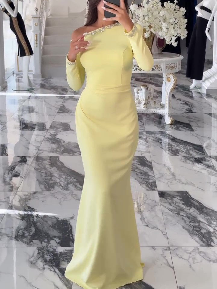 Effortlessly Elegant Dress with a Timeless Design