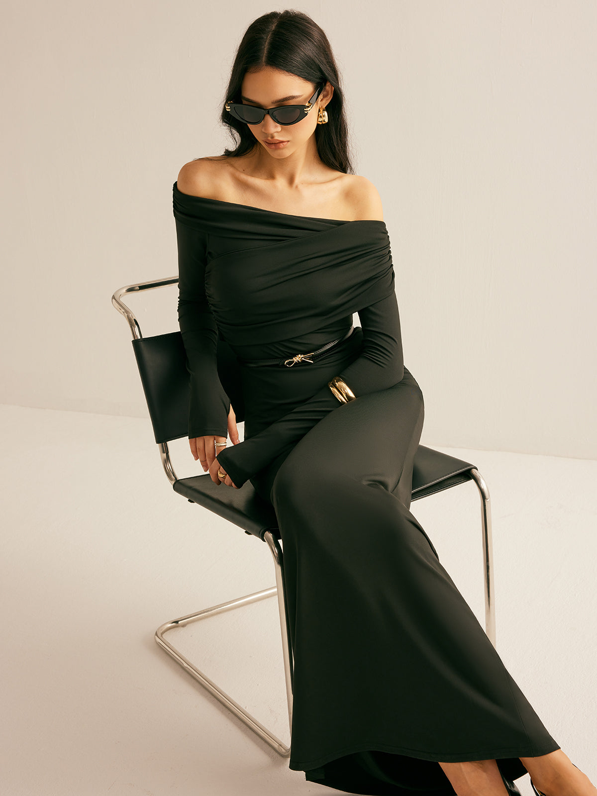 Effortlessly Elegant Dress with a Timeless Design