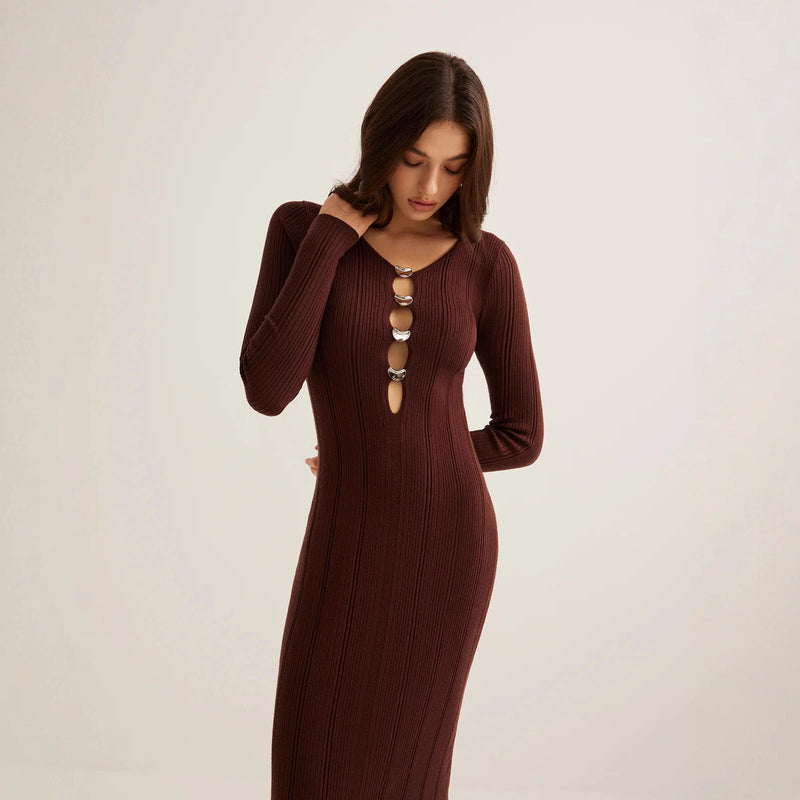 Beautifully Finished Dress in a Timeless Design