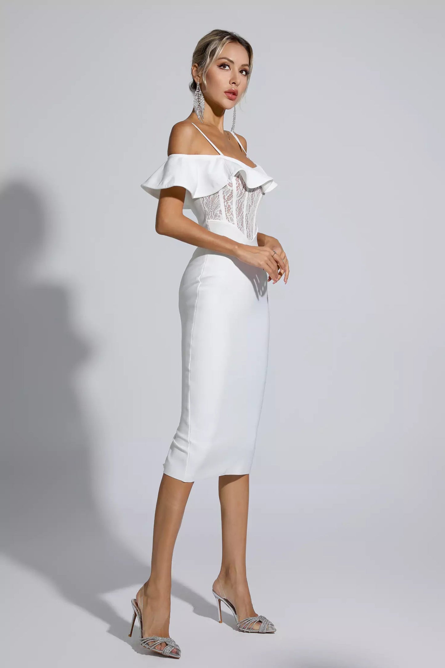Effortlessly Elegant Dress with a Timeless Design