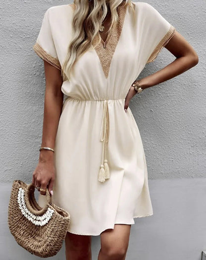 Effortlessly Elegant Dress with a Timeless Design