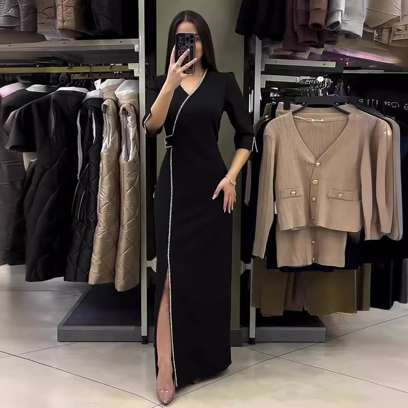 Effortlessly Elegant Dress with a Timeless Design