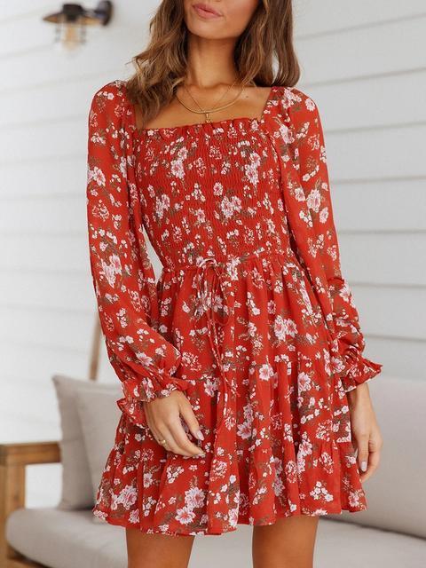 Beautifully Finished Dress in a Timeless Design