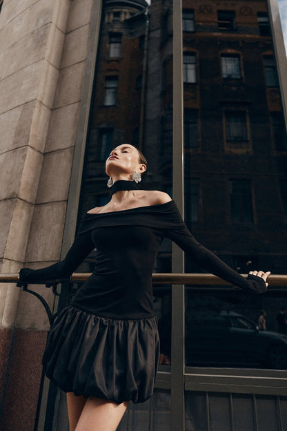 Classic Vintage Dress with a Flattering Fit