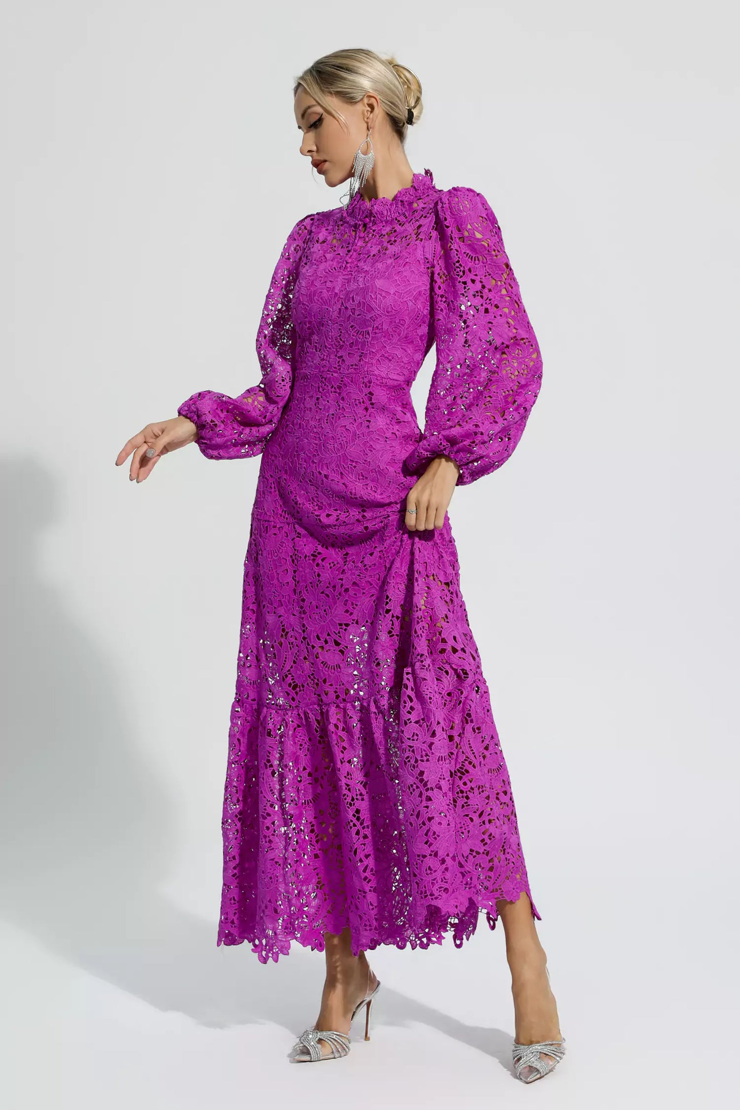Effortlessly Elegant Dress with a Timeless Design