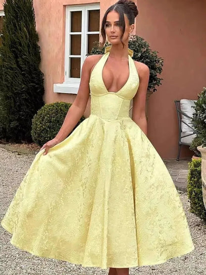Sophisticated Dress with a Clean Classic Look