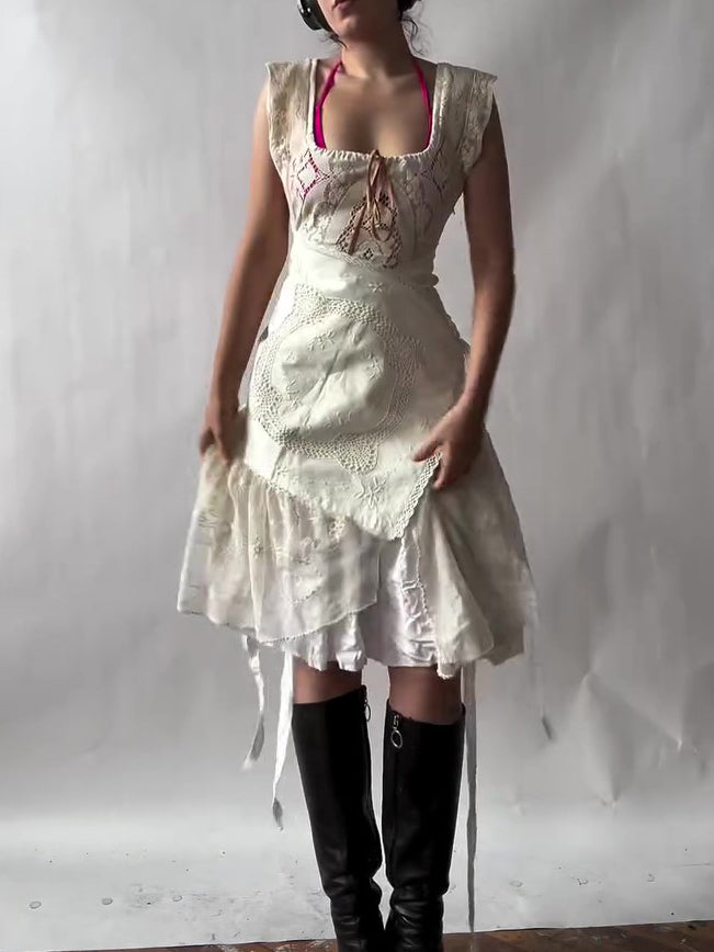 Effortlessly Elegant Dress with a Timeless Design
