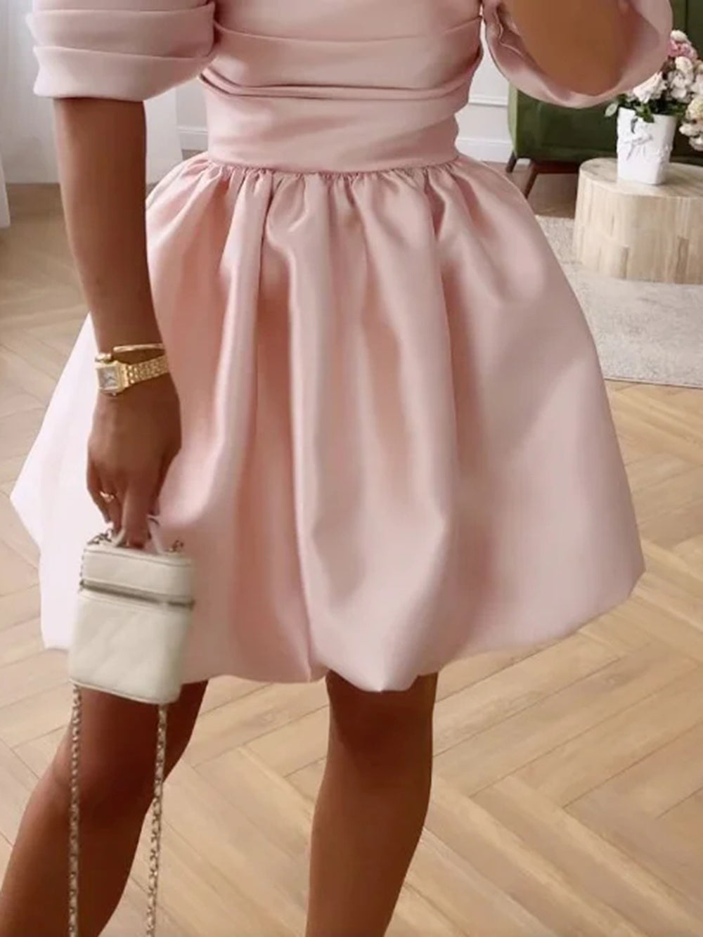 Classic Vintage Dress with a Flattering Fit