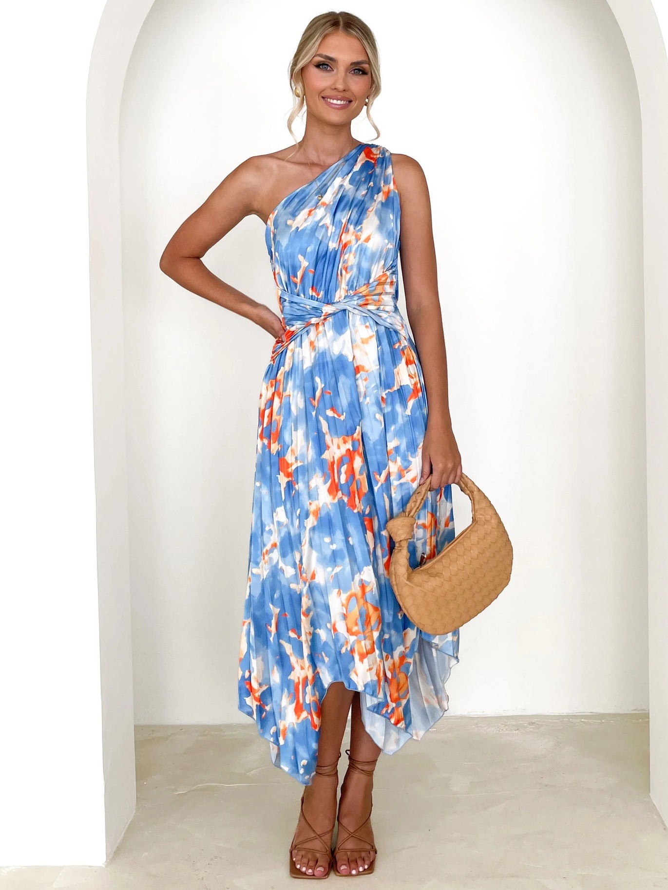 Gracefully Styled Dress for Any Occasion