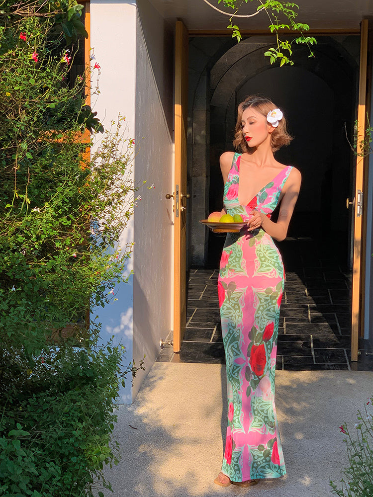 Classic Vintage Dress with a Flattering Fit