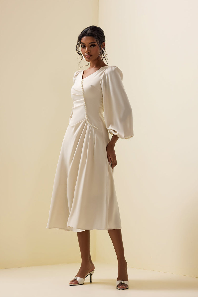 Beautifully Finished Dress in a Timeless Design