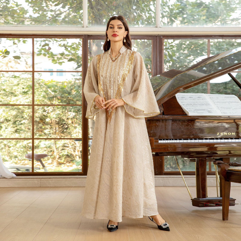 Beautifully Finished Dress in a Timeless Design