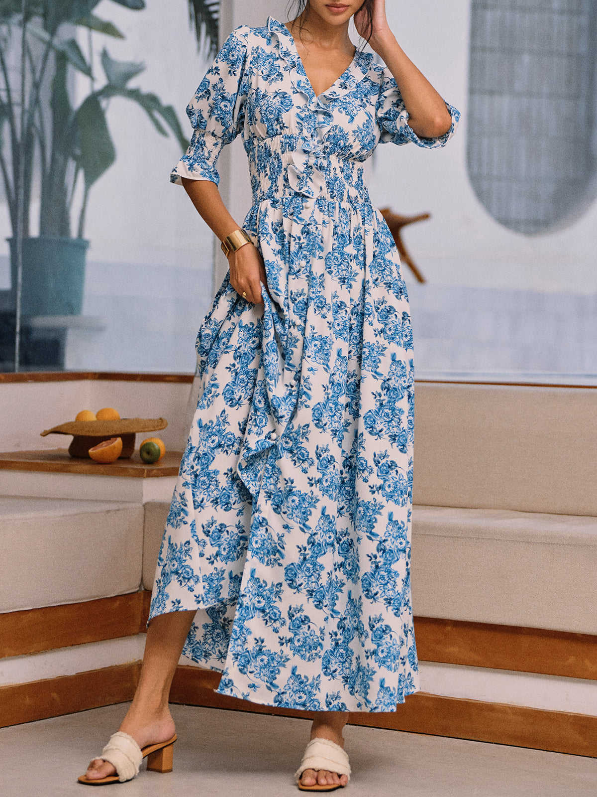 Classic Vintage Dress with a Flattering Fit