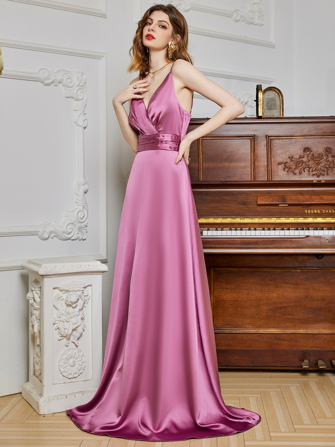 Classic Vintage Dress with a Flattering Fit