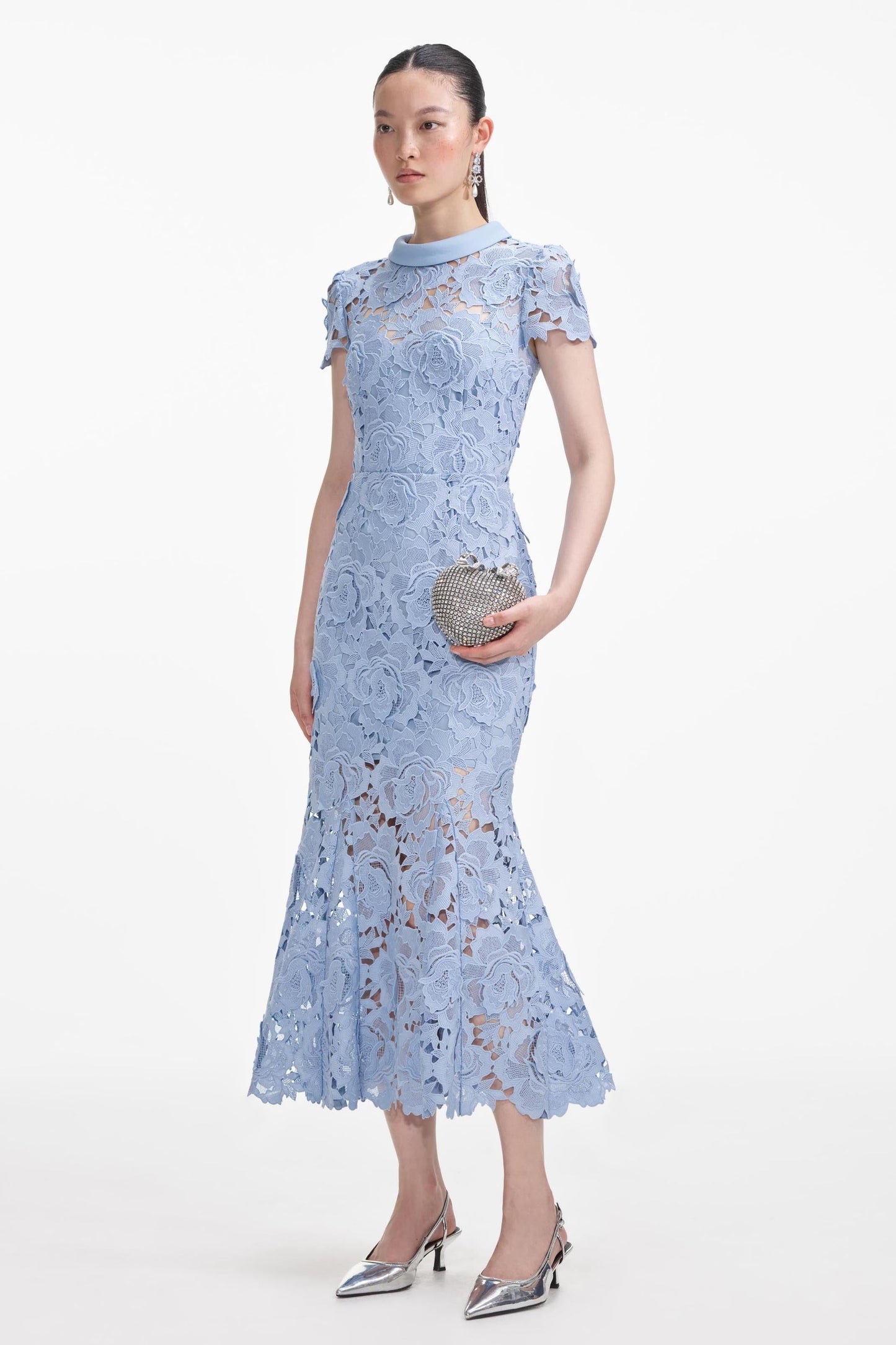 Gracefully Styled Dress for Any Occasion