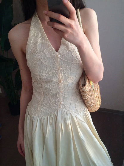 Beautifully Finished Dress in a Timeless Design