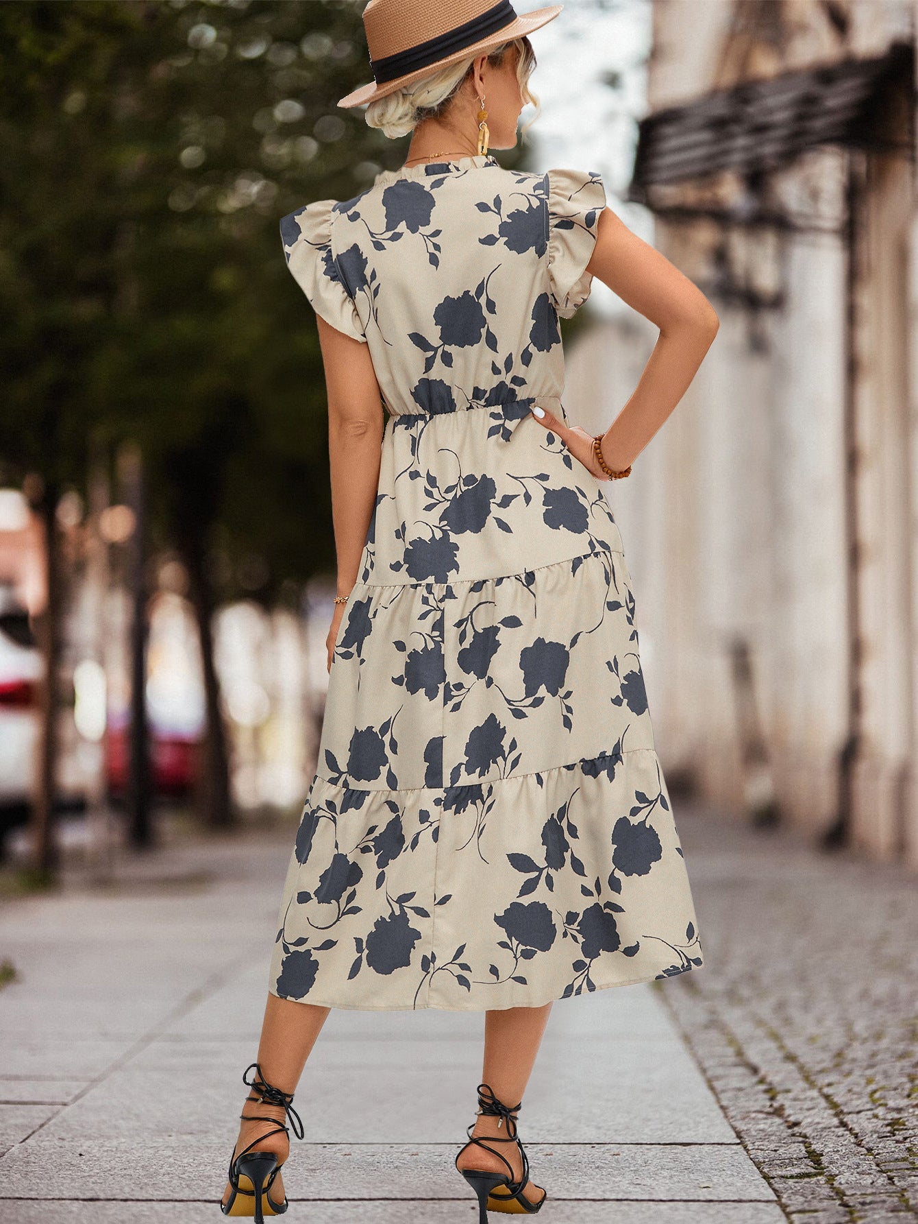 Beautifully Crafted Dress in a Classic Style