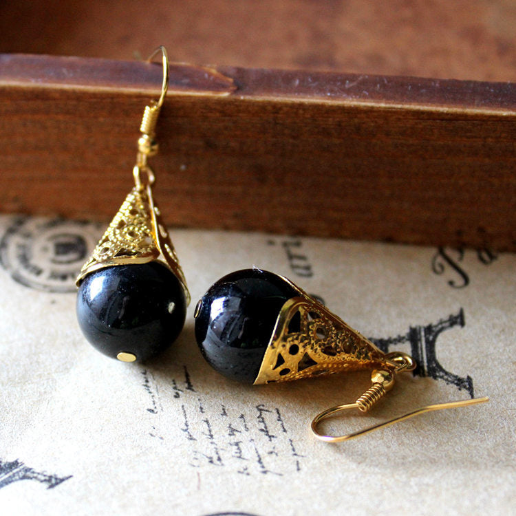 Charming Gold Earring for Any Occasion