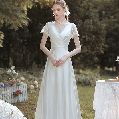 Sophisticated Dress with a Clean Classic Look
