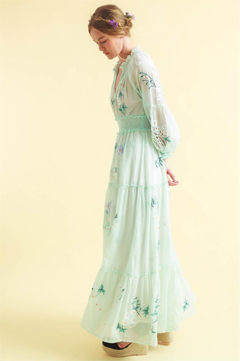 Classic Vintage & Enduringly Stylish Dress