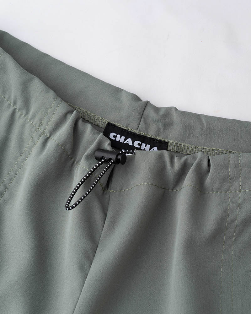 Well Tailored Pants with a Graceful Silhouette