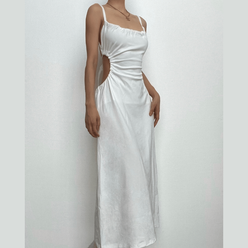 Beautifully Finished Dress in a Timeless Design