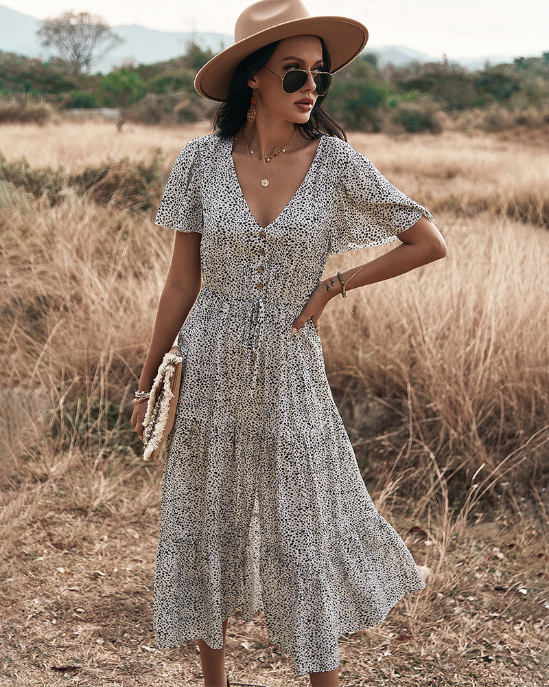 Beautifully Finished Dress in a Timeless Design
