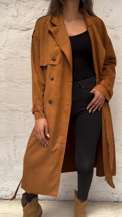 Well Tailored Coat with a Graceful Silhouette