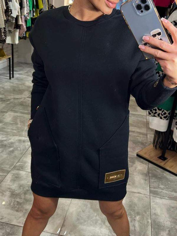 Classic Vintage Sweater with a Flattering Fit