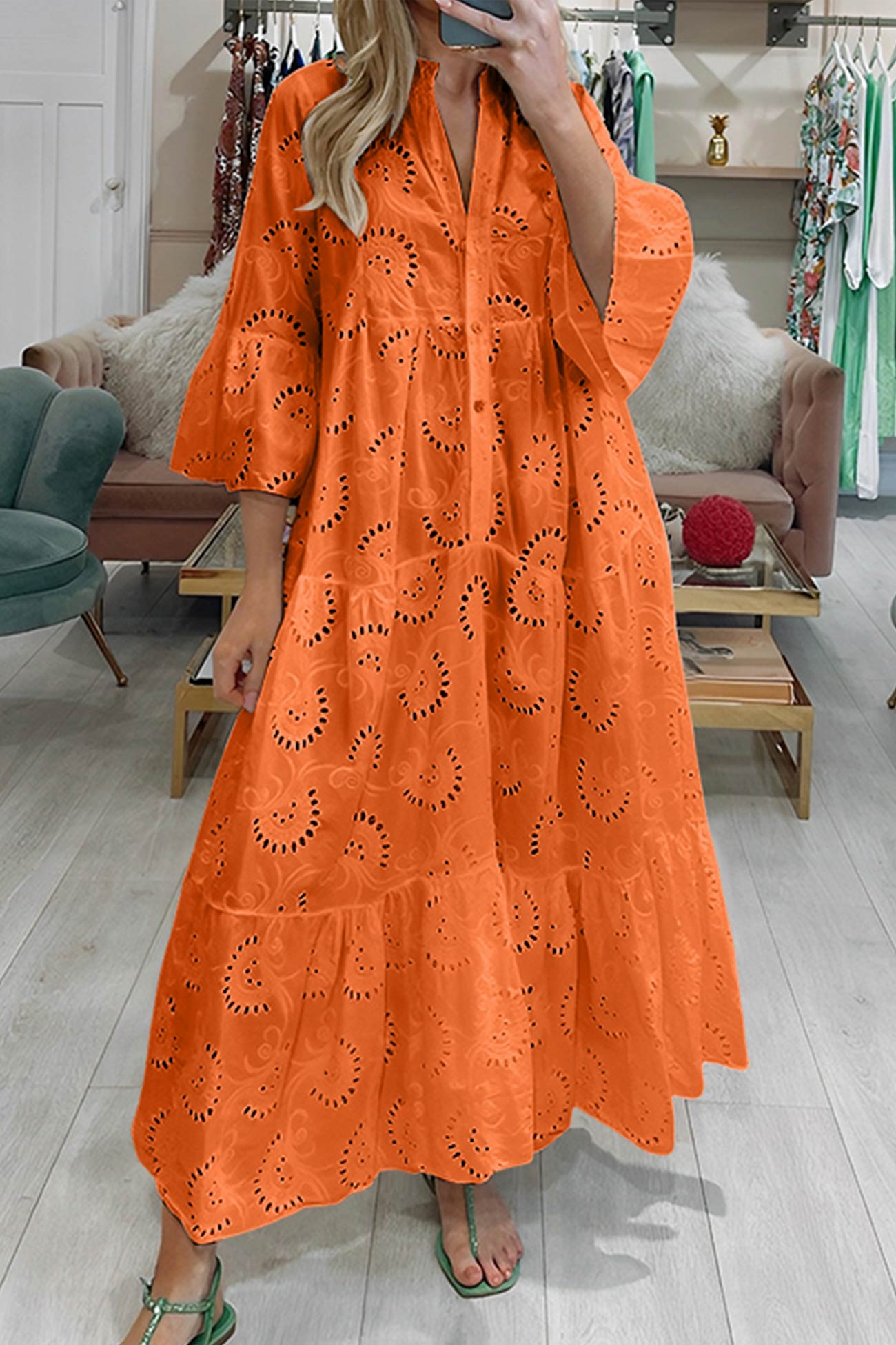 Effortlessly Elegant Dress with a Timeless Design