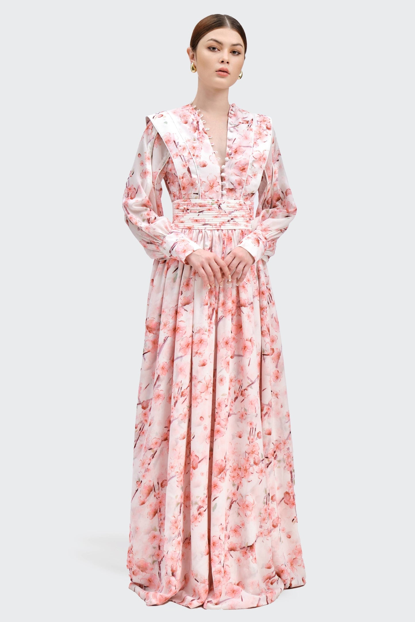 Well Tailored Dress with a Graceful Silhouette