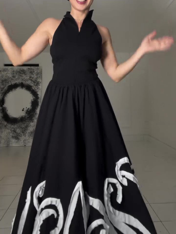 Classic Vintage & Enduringly Stylish Dress