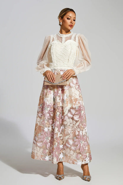 Well Tailored Dress with a Graceful Silhouette