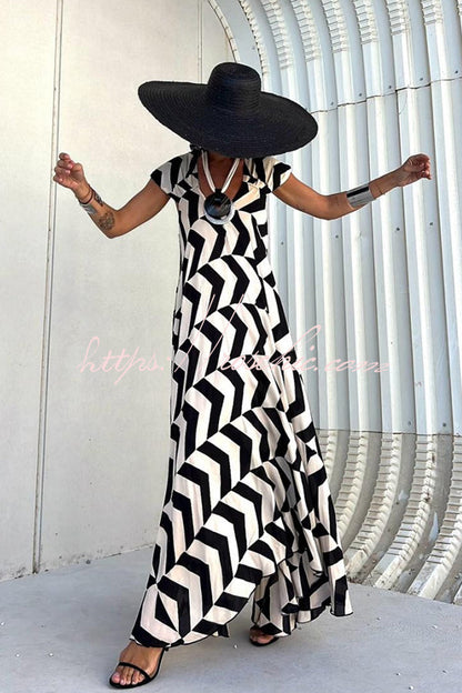 Well Tailored Dress with a Graceful Silhouette